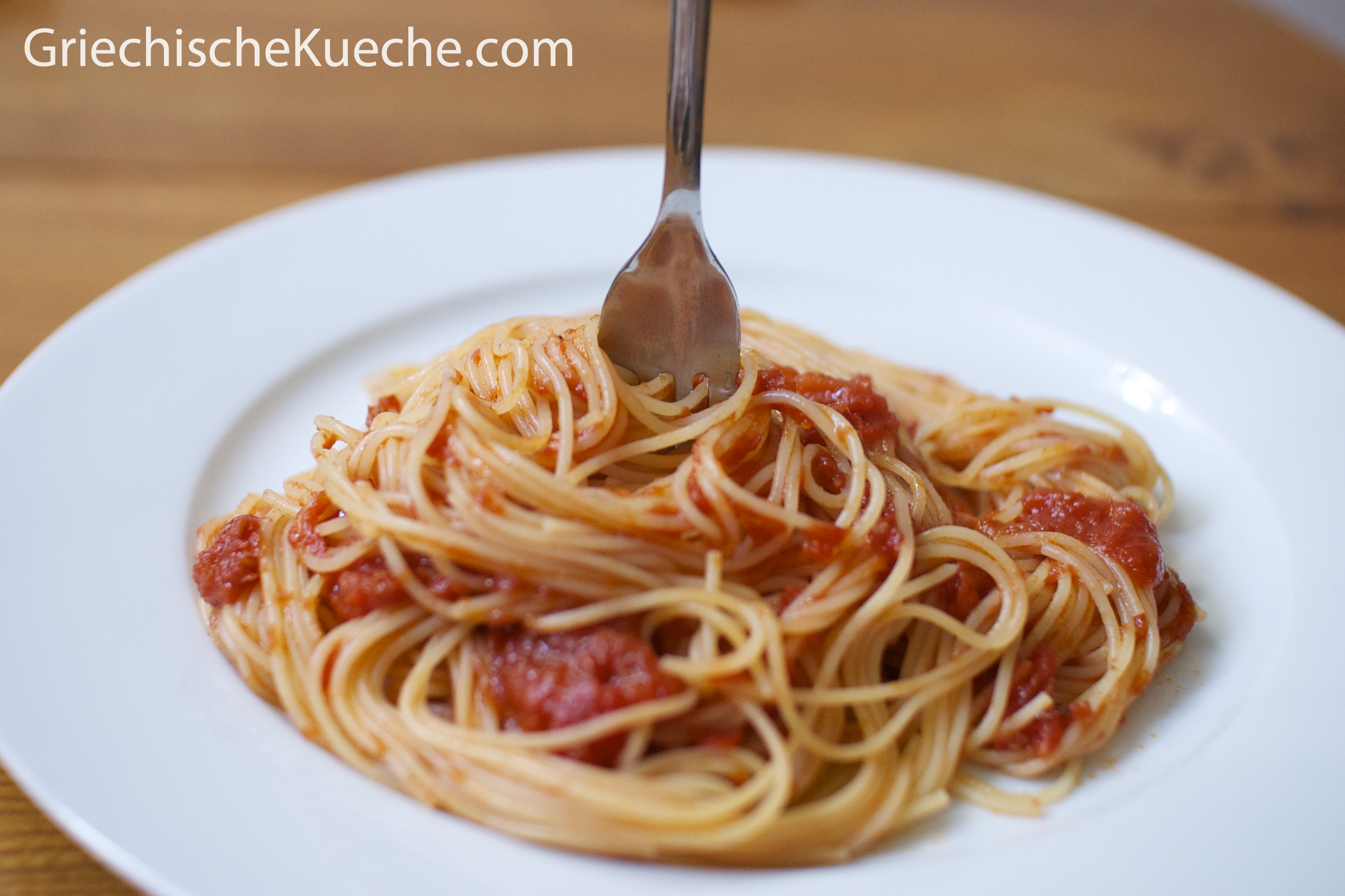 Mamas Spaghetti mit Knoblauchsoße – Griechische Küche