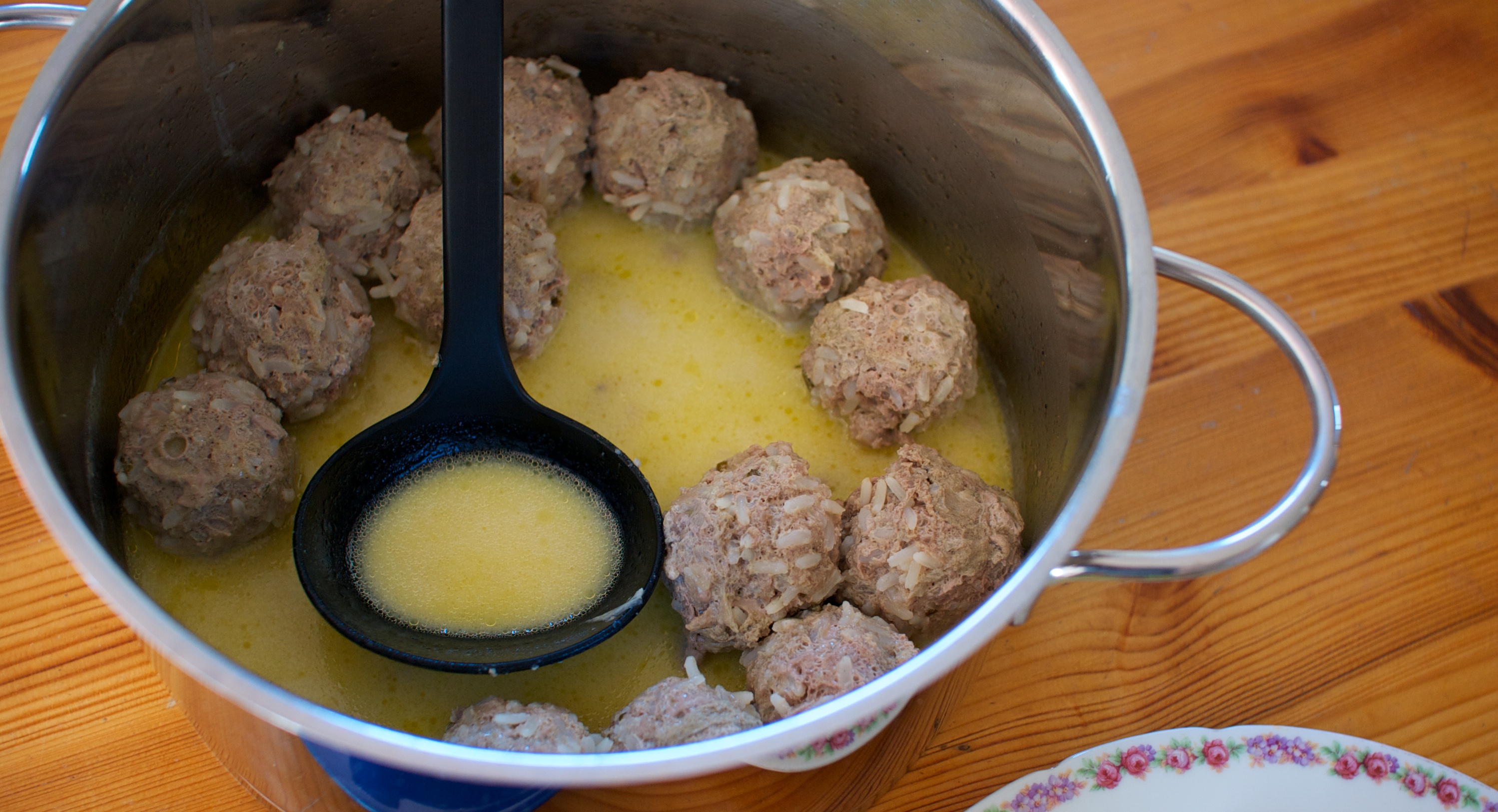 Fleisch-reis-bällchen (Juwarlakia) – Griechische Küche